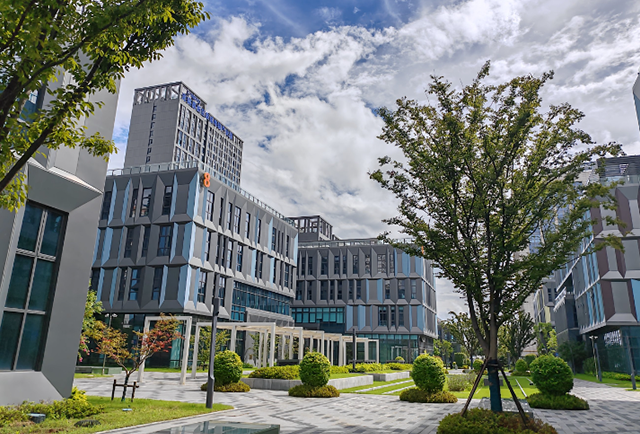 迪庆工业地产投资新蓝海——新能源产业园区崛起